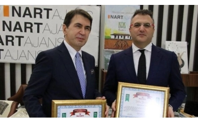 Cem Küçük ve Fuat Uğur’a “En iyi Gazeteci ve Programcı” ödülü