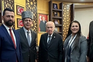 Bahçeli'ye Çerkes Kılıcı Şaşka Takdim Edildi: Oğuz Berk'ten 'Terörsüz Türkiye' Vurgusu